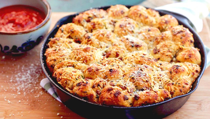 CHEESY MONKEY BREAD