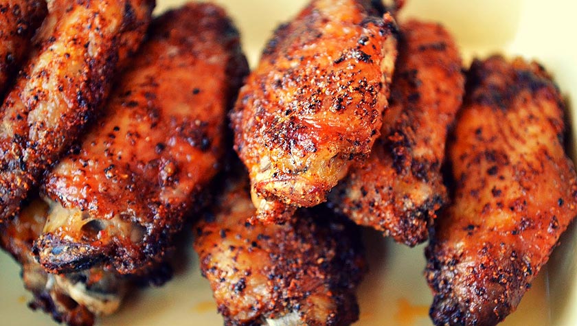DRY RUBBED CHICKEN WINGS & RÉMOULADE SAUCE