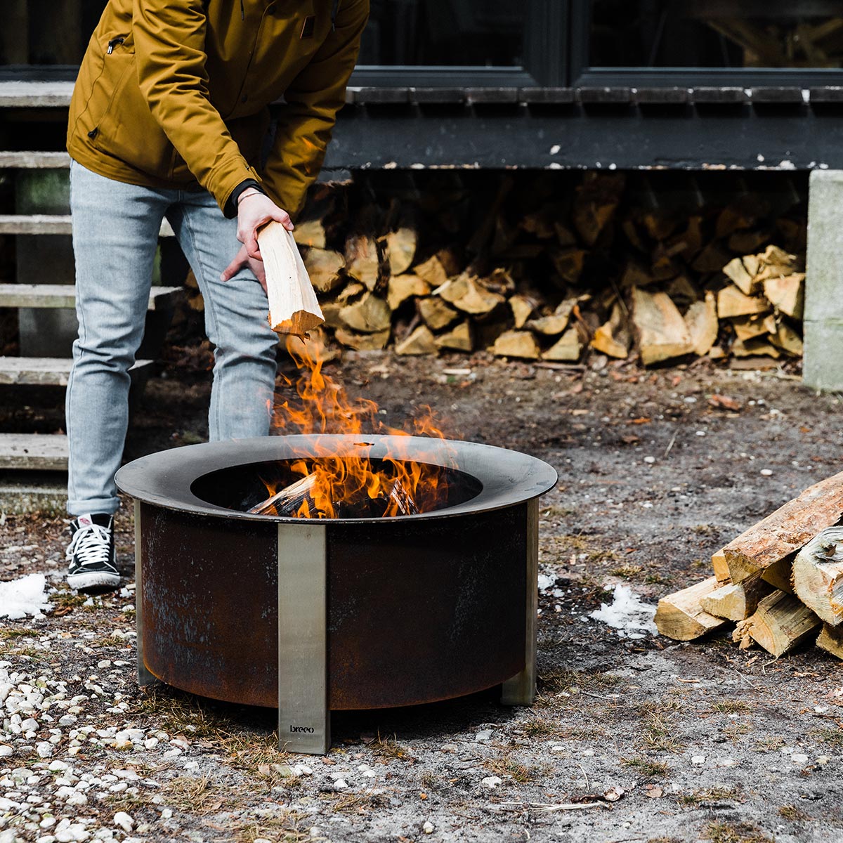 Breeo X Series 24 Smokeless Fire Pit (Patina) with Ash Removal Tool