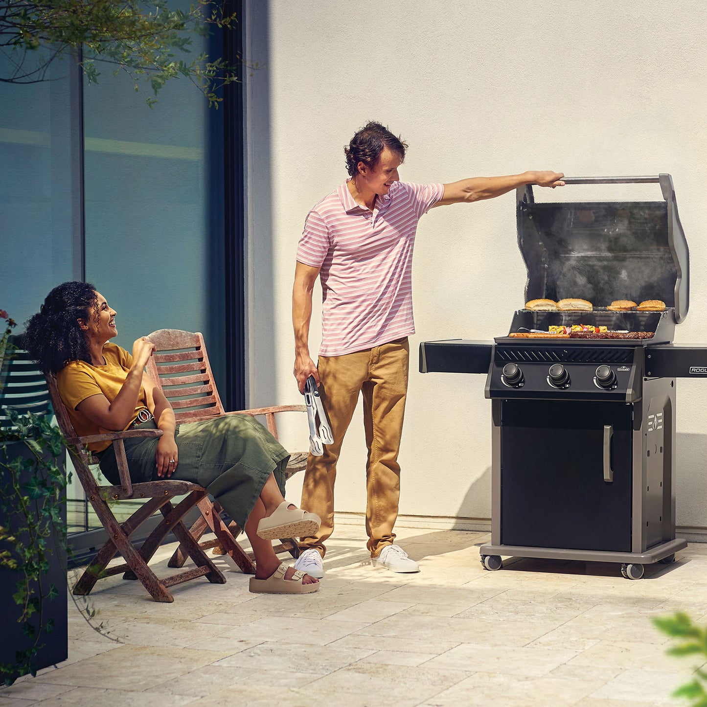 Napoleon Rogue 425 Gas BBQ Grill (Black) w/ Stainless Steel Grids 3-Burner