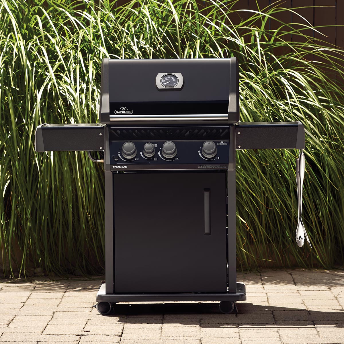 Napoleon Rogue XT 425 LP Gas Grill (Black) RXT425SIBPK-1