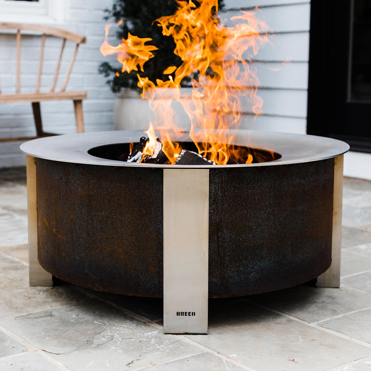 BREEO X Series 30 Smokeless Fire Pit (Patina) with Ash Removal Tool