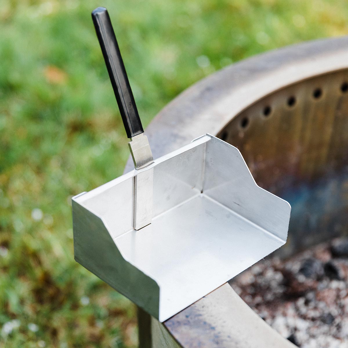 Breeo Ash Shovel