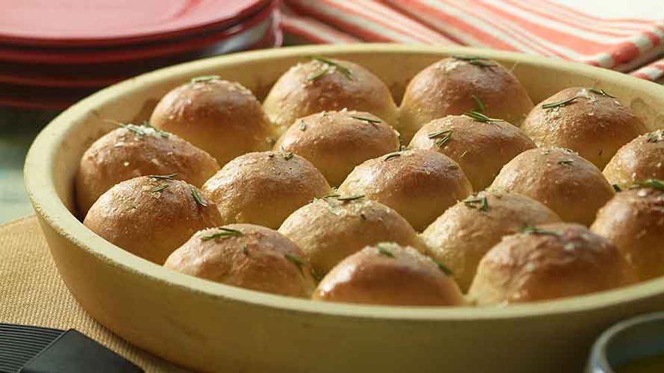 ROSEMARY YEAST ROLLS