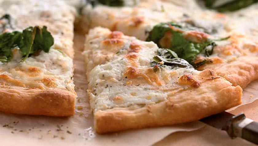 SPINACH WHITE PIZZA