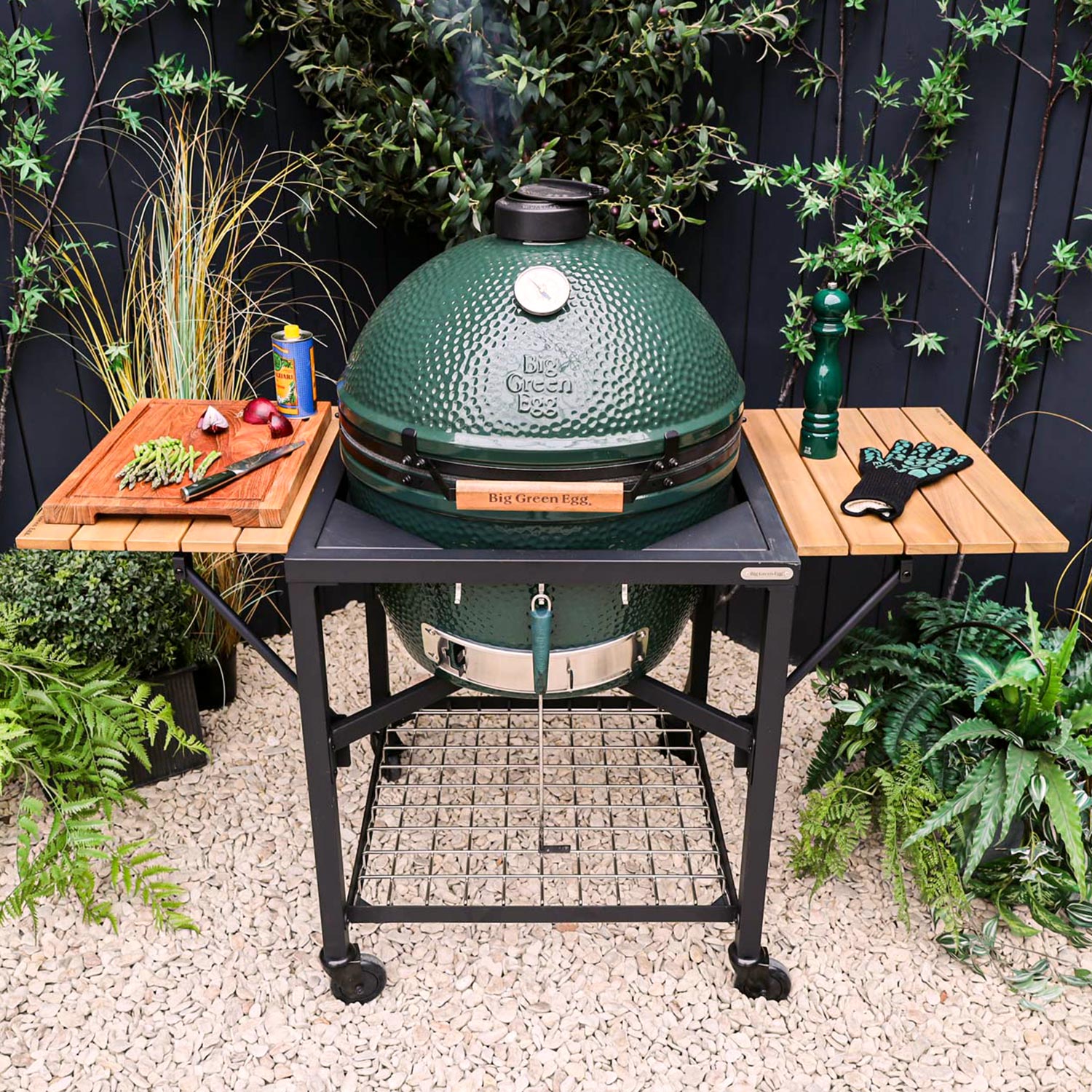 Green egg nest table hotsell