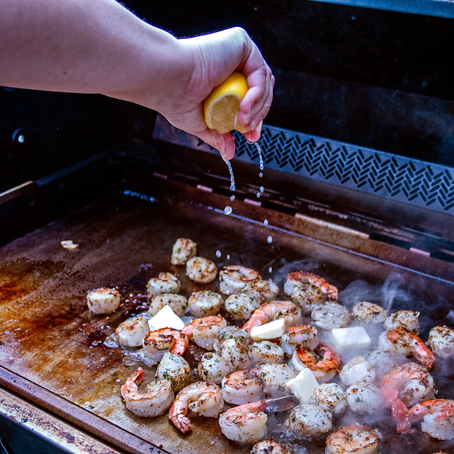 Napoleon Stainless Steel Full Griddle Insert for Prestige PRO™, Prestige®, Built-in 700 Series, and Rogue 525 & 625 - 56094
