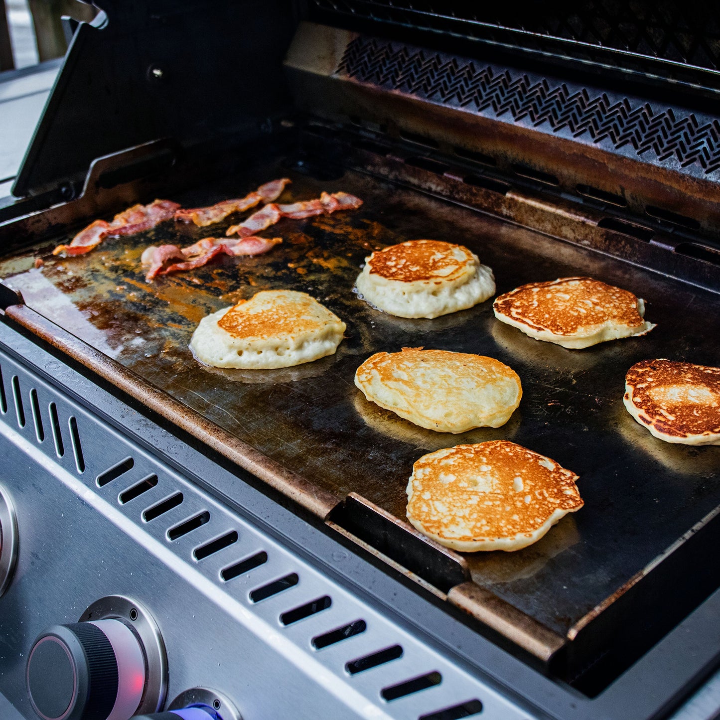 Napoleon Stainless Steel Full Griddle Insert for Prestige PRO™, Prestige®, Built-in 700 Series, and Rogue 525 & 625 - 56094
