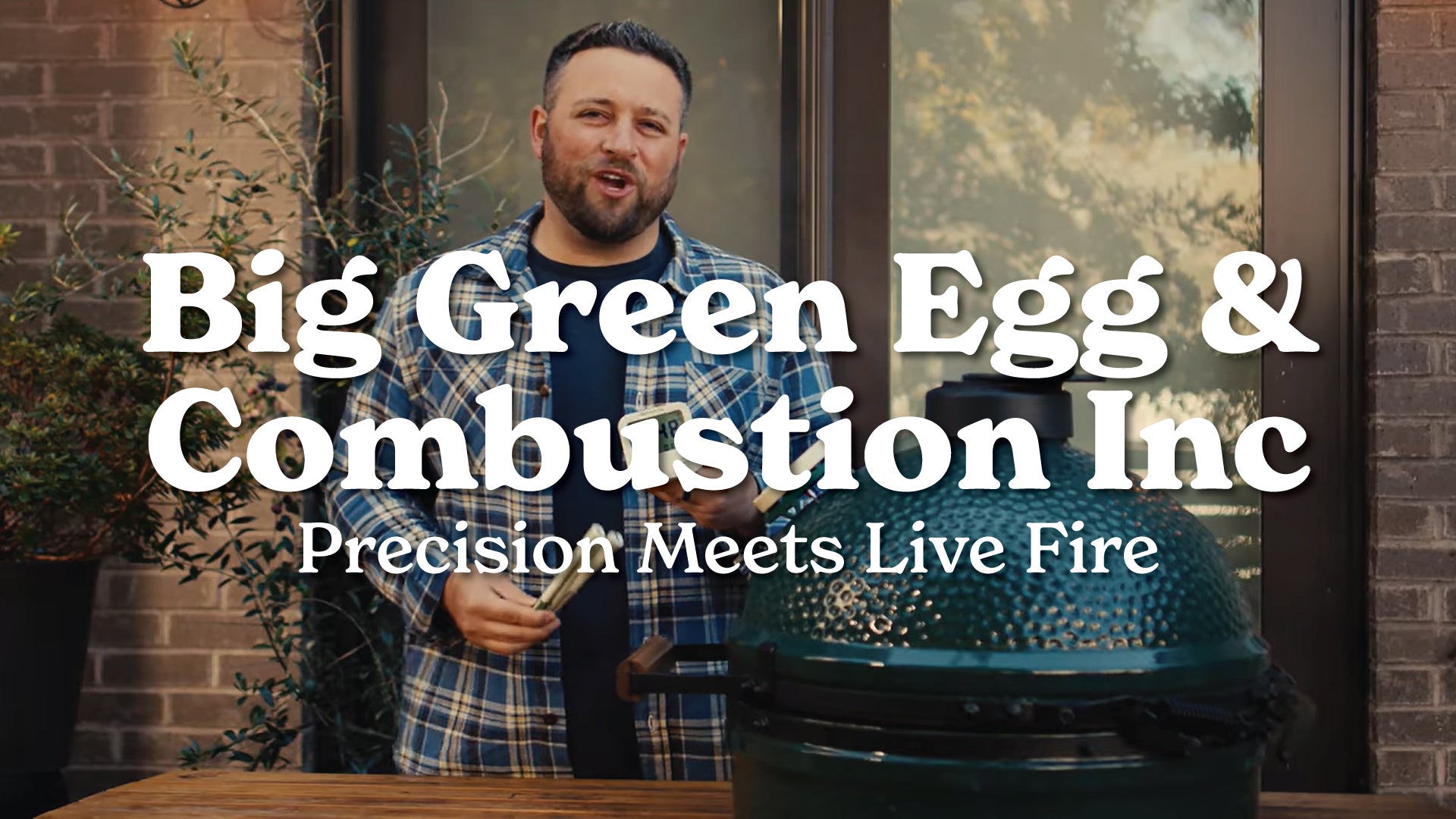 Load video: How to use the Pizza Wedge on the Big Green Egg