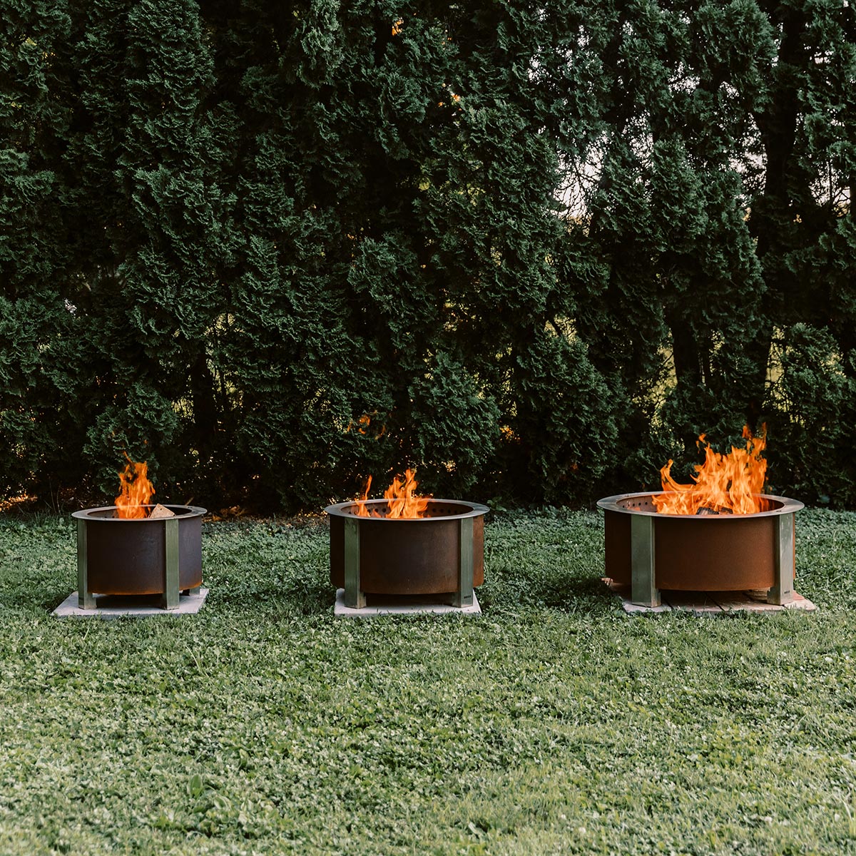 BREEO X Series 19 Smokeless Fire Pit (Patina) with Ash Removal Tool