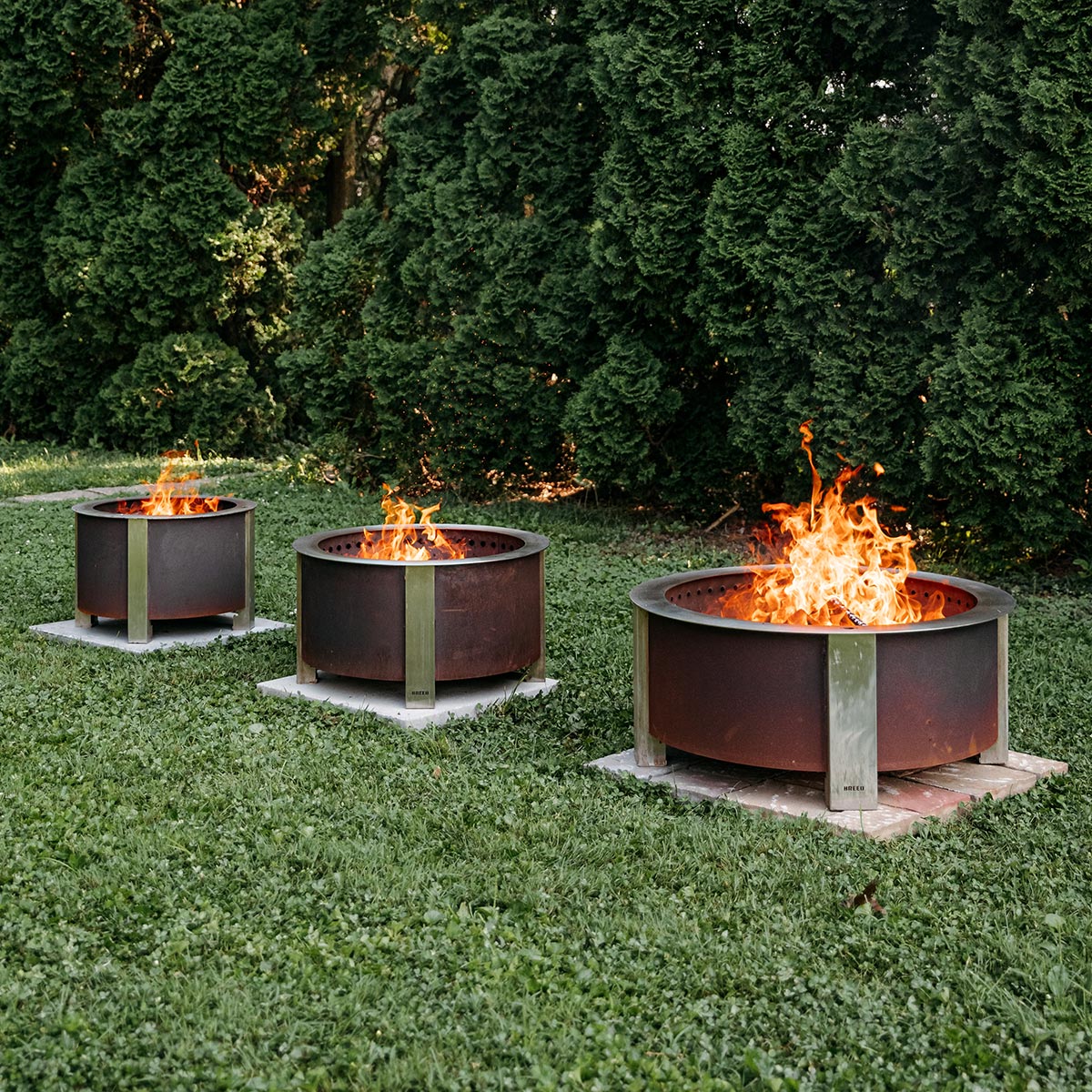BREEO X Series 19 Smokeless Fire Pit (Patina) with Ash Removal Tool