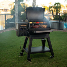 Load image into Gallery viewer, Louisiana Grills Black Label Series 800 Pellet Grill LG800BL
