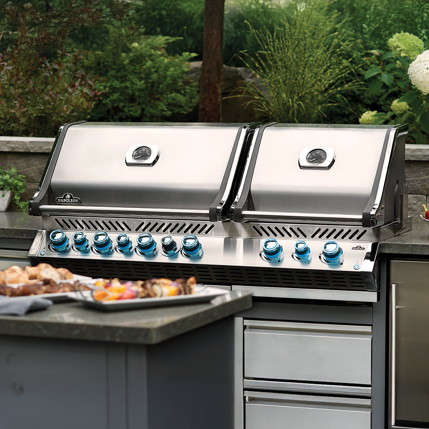Napoleon Built-In Prestige PRO 825 RBI w/ Infrared Bottom and Rear Burners (Stainless Steel) 9-Burner