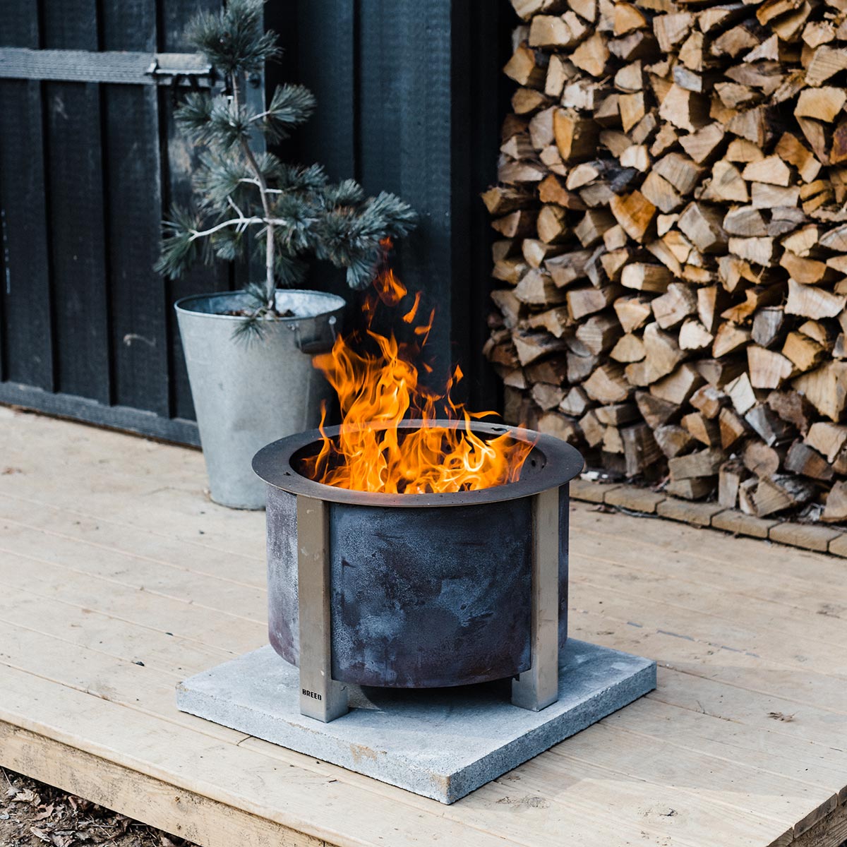 BREEO X Series 19 Smokeless Fire Pit (Patina) with Ash Removal Tool