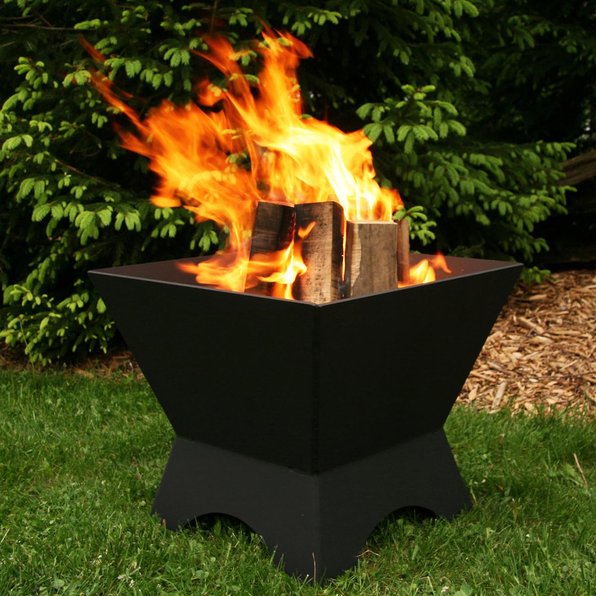 Iron Embers 24" Modern Cube Fire Pit Package with Spark Screen (Single Door)