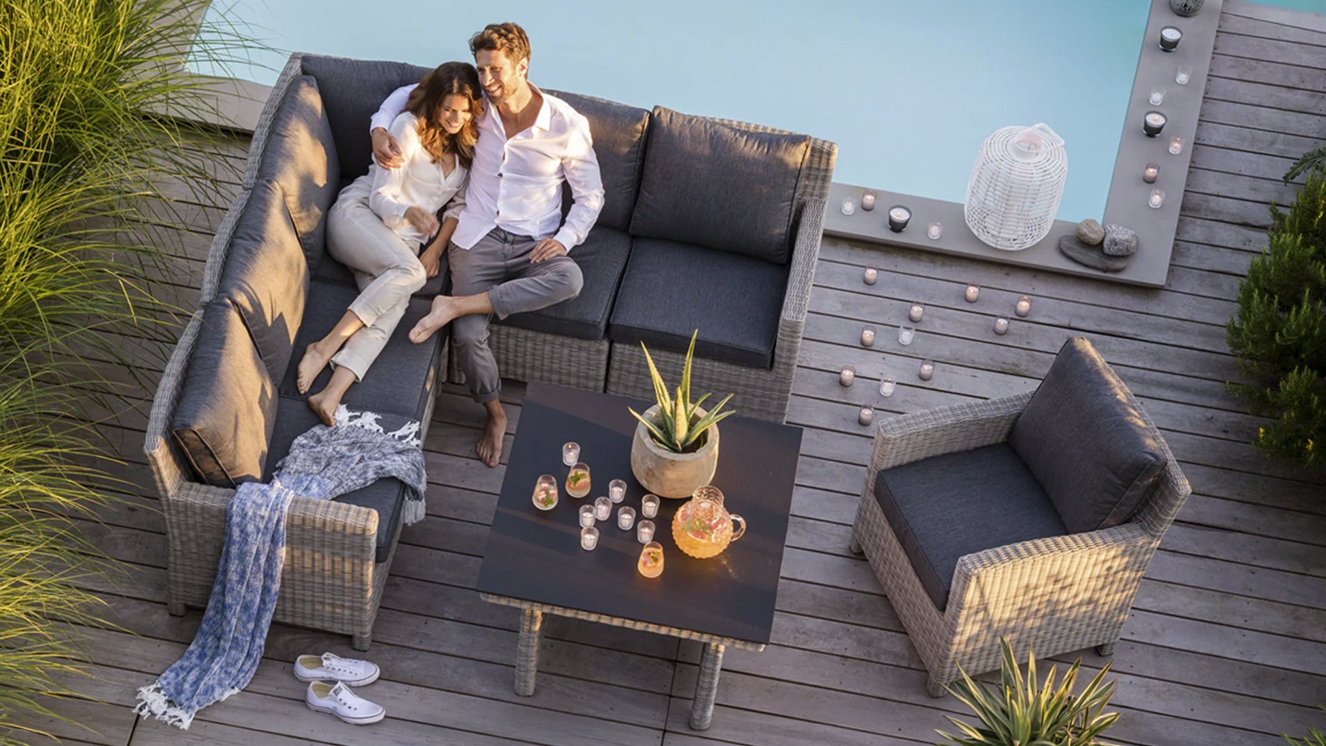 kettler 5.0 outdoor Caredo 7-Piece Dining Set high impact resin called K2 that offers exceptional durability and weather resistance Kettler HENLEY 5 Piece Steel