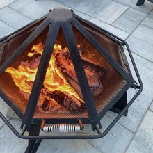 Load image into Gallery viewer, 3ft Cottager Fire Pit w/ Stainless Spark Screen Package
