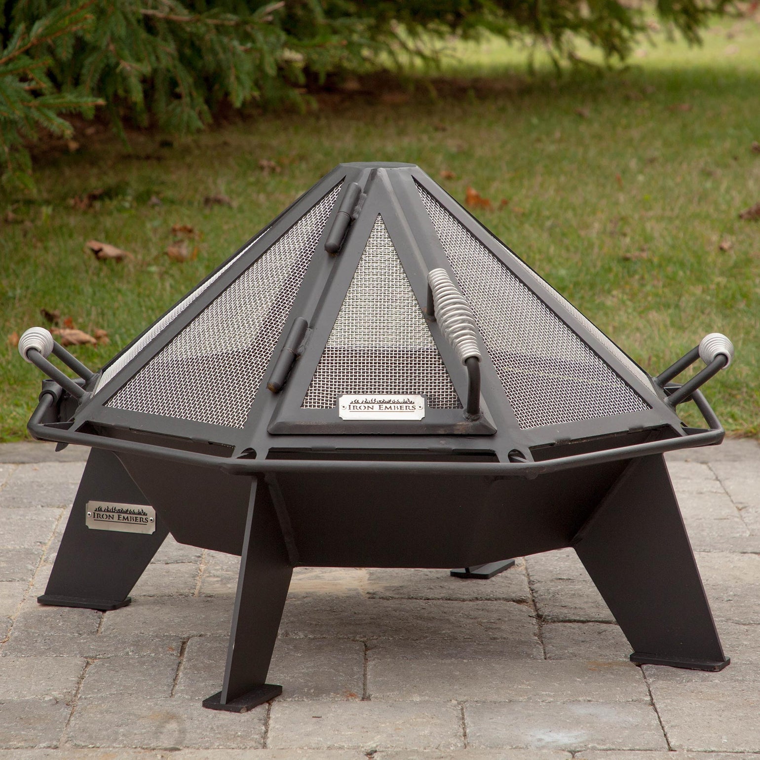 Iron Embers 3' Cottager Fire Pit Package with Spark Screen (Single Door)